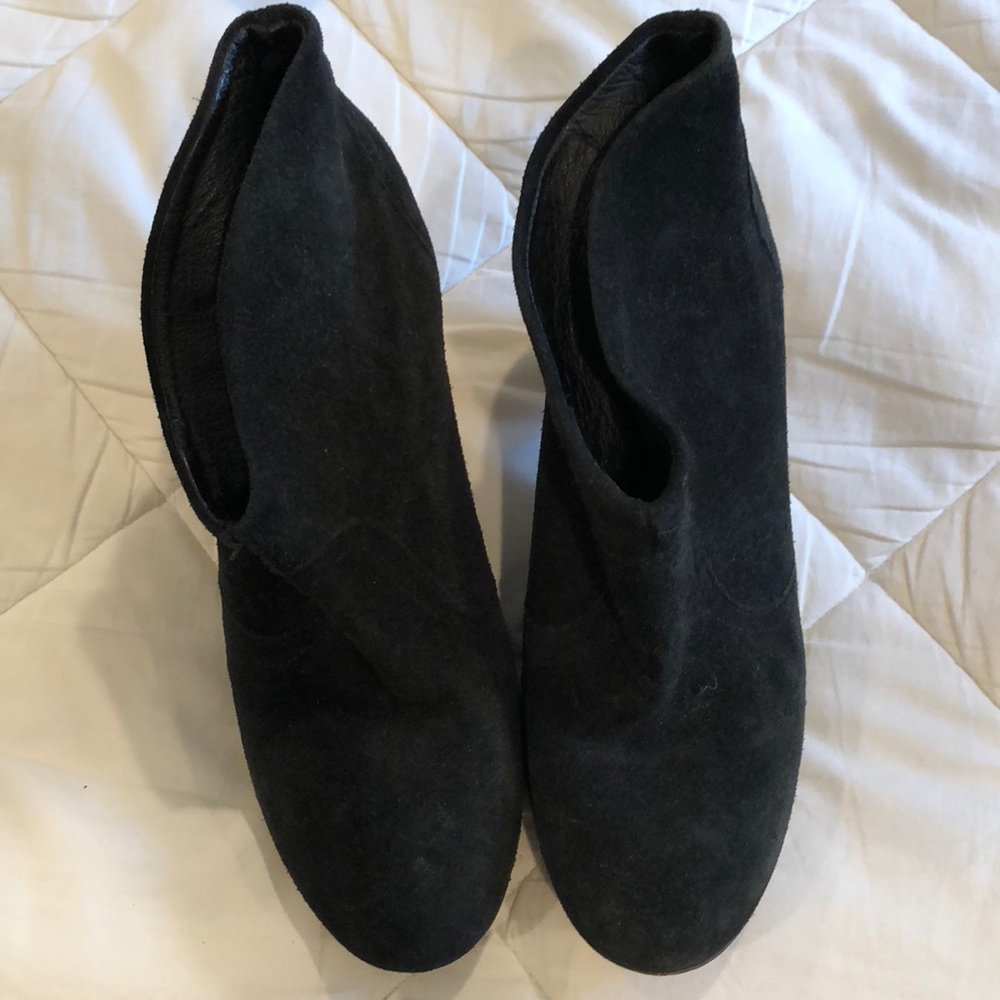 STEVEN black suede booties